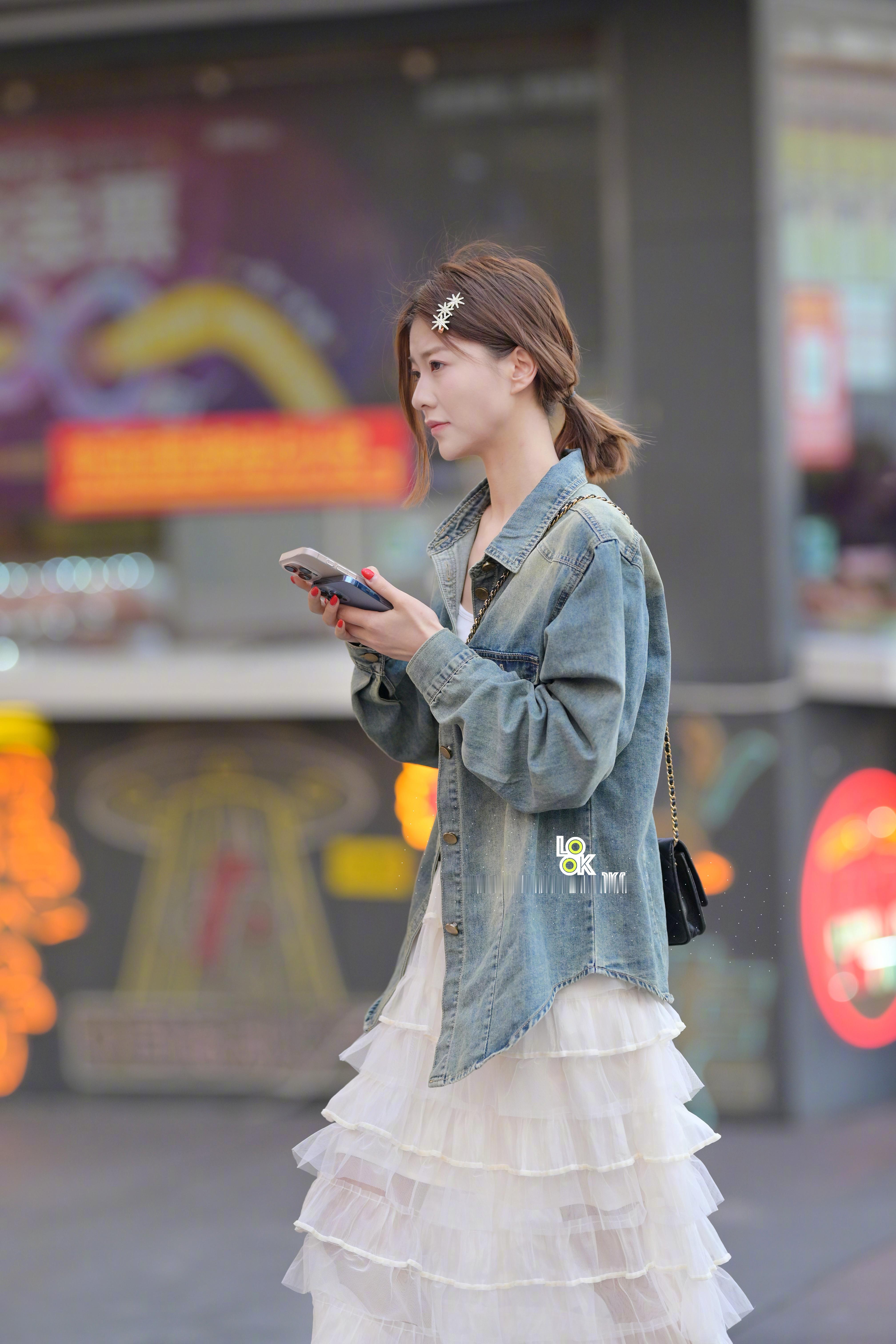 来一张侧面特写 