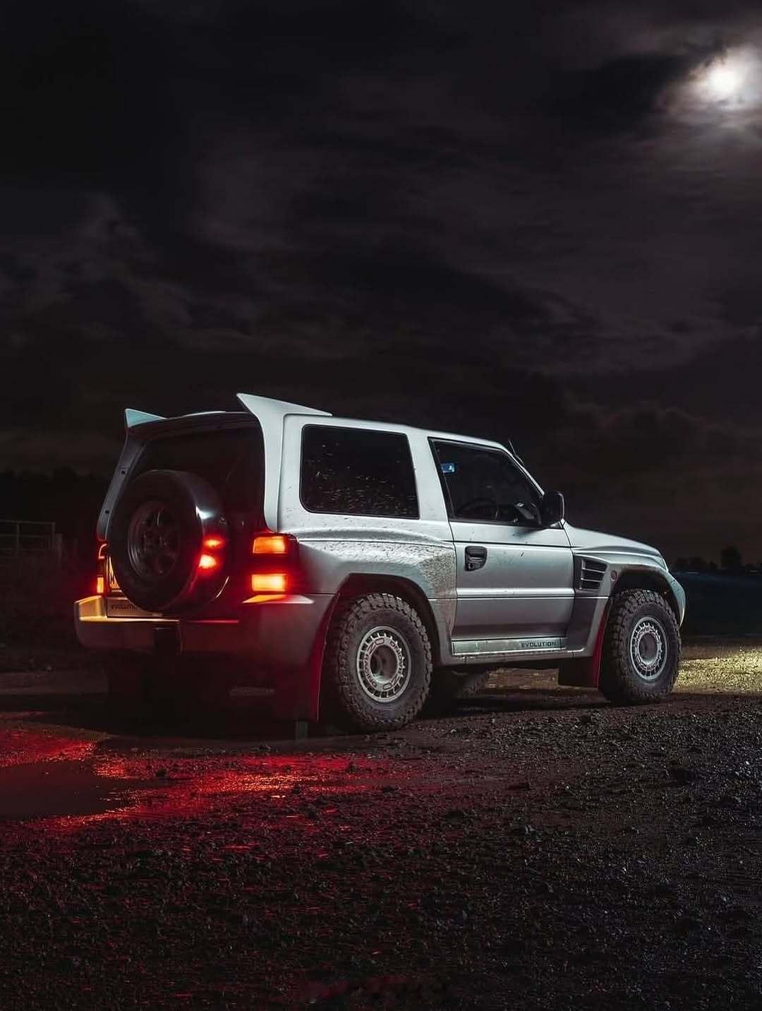 ClassicCars Mitsubishi Pajero Evolution 