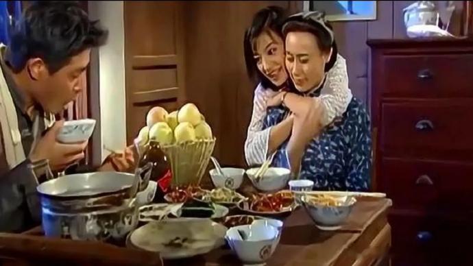 小时候觉得依萍家好穷，还同情她们母女住那么小的房子，现在才发现是自己格局小了 ​