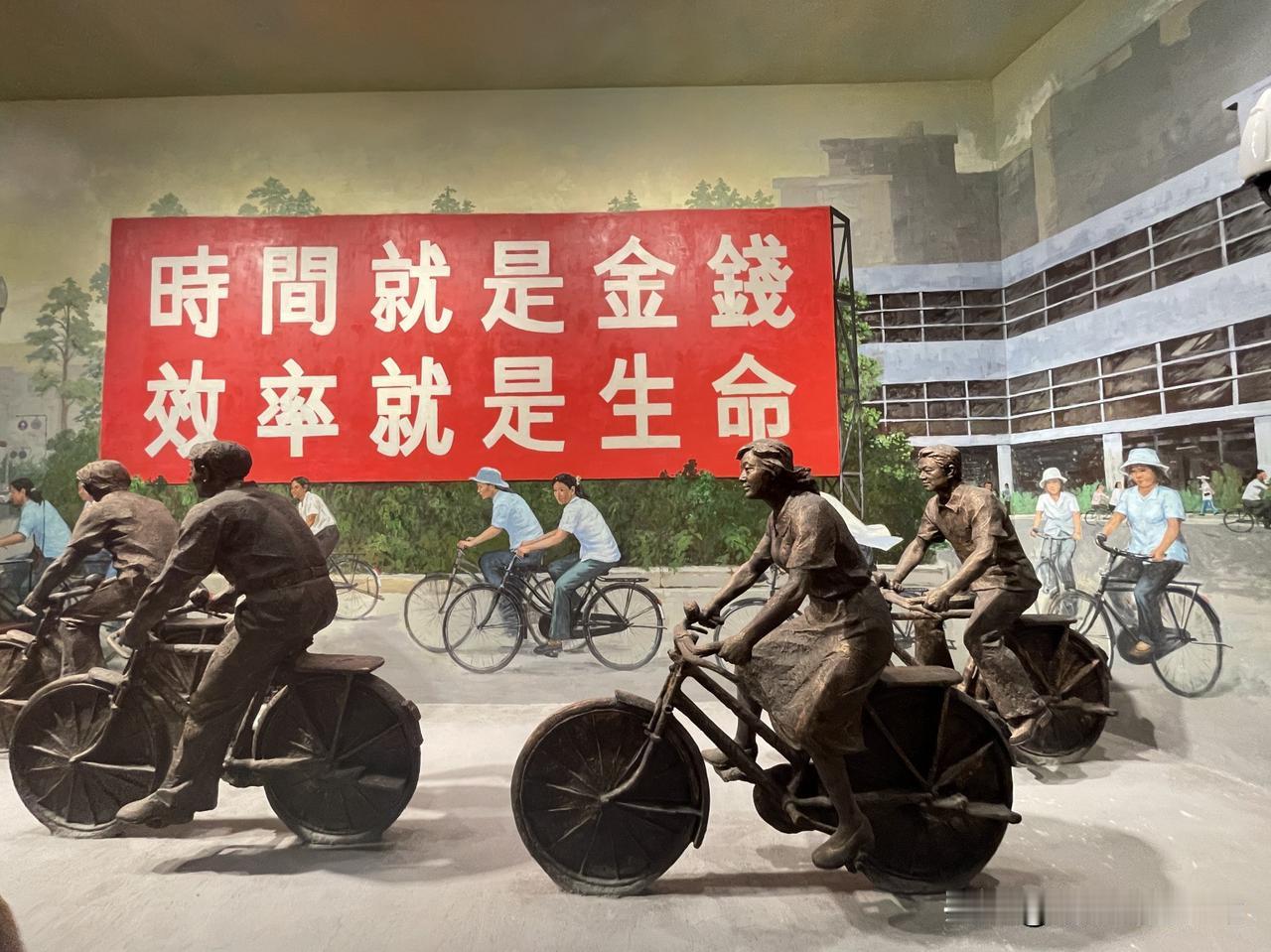 这些年，很多外国人不理解中国为什么什么都要自己造，什么都要自己会？不理解中国都已
