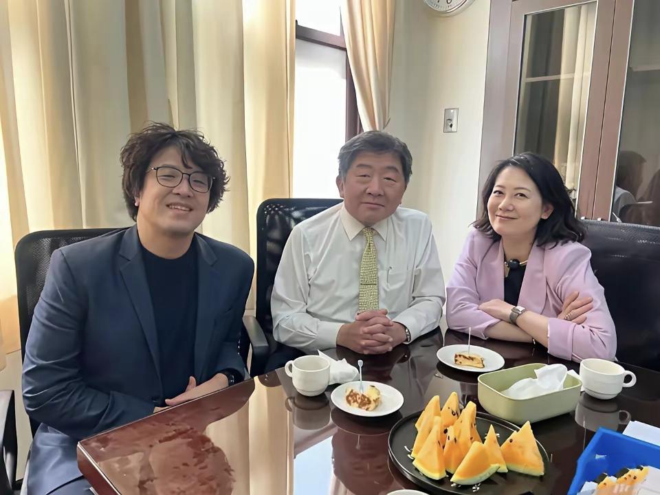 这是窜美的三个台独分子勾连在一起了，沈伯洋，王定宇，吴思瑶，“两公一母”，“两公