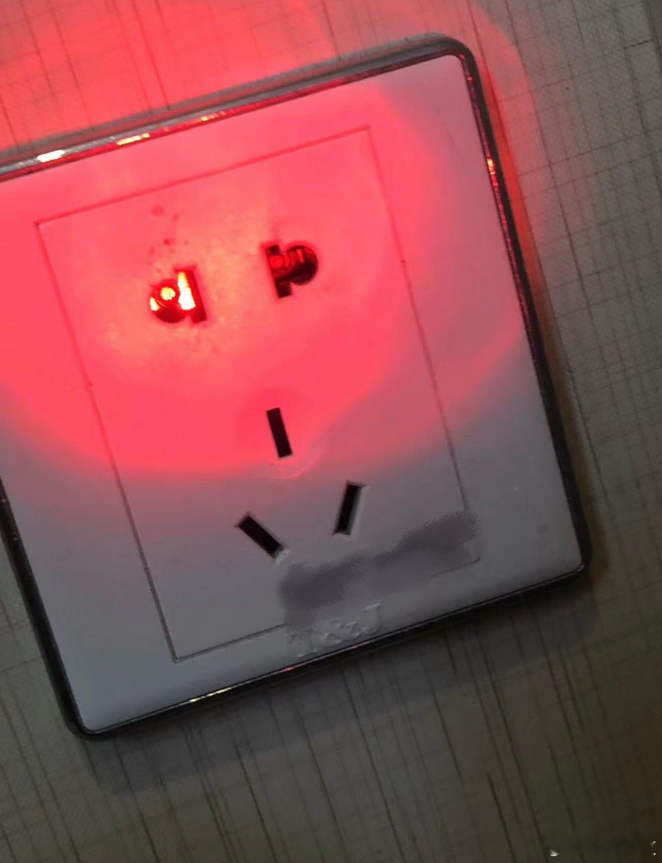 iPhone可以检测针孔摄像头没用的，没有红外光的摄像头是看不到的，有红外光的摄