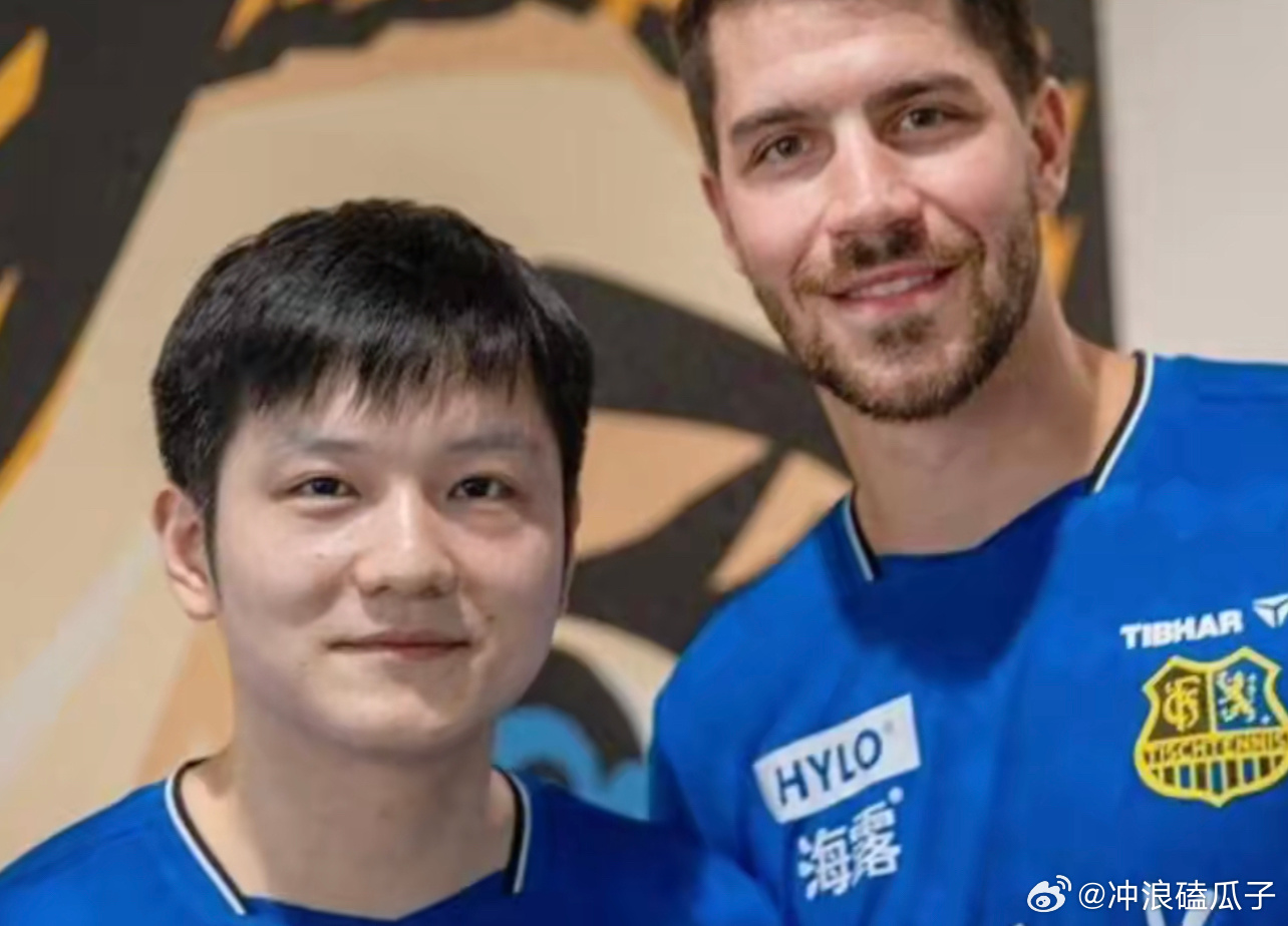 队长说樊振东足够强大希望小胖以后的每一场比赛都有顾星宇来解说！ ​​​