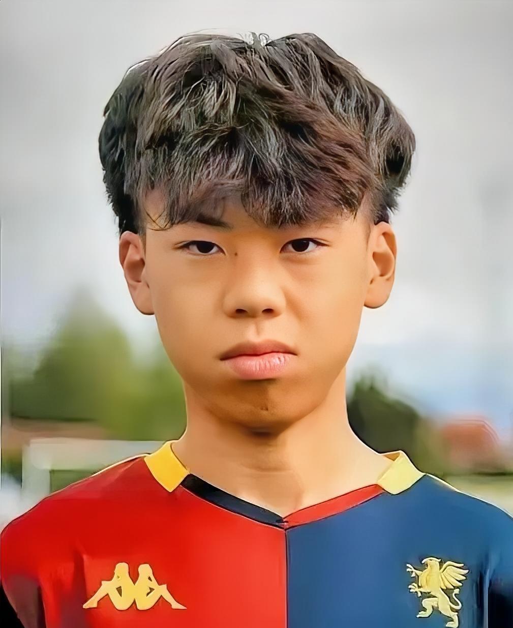 15岁足球少年拒意大利国青归化：一句我是中国人，守住最纯粹的热爱
 
意大利足协
