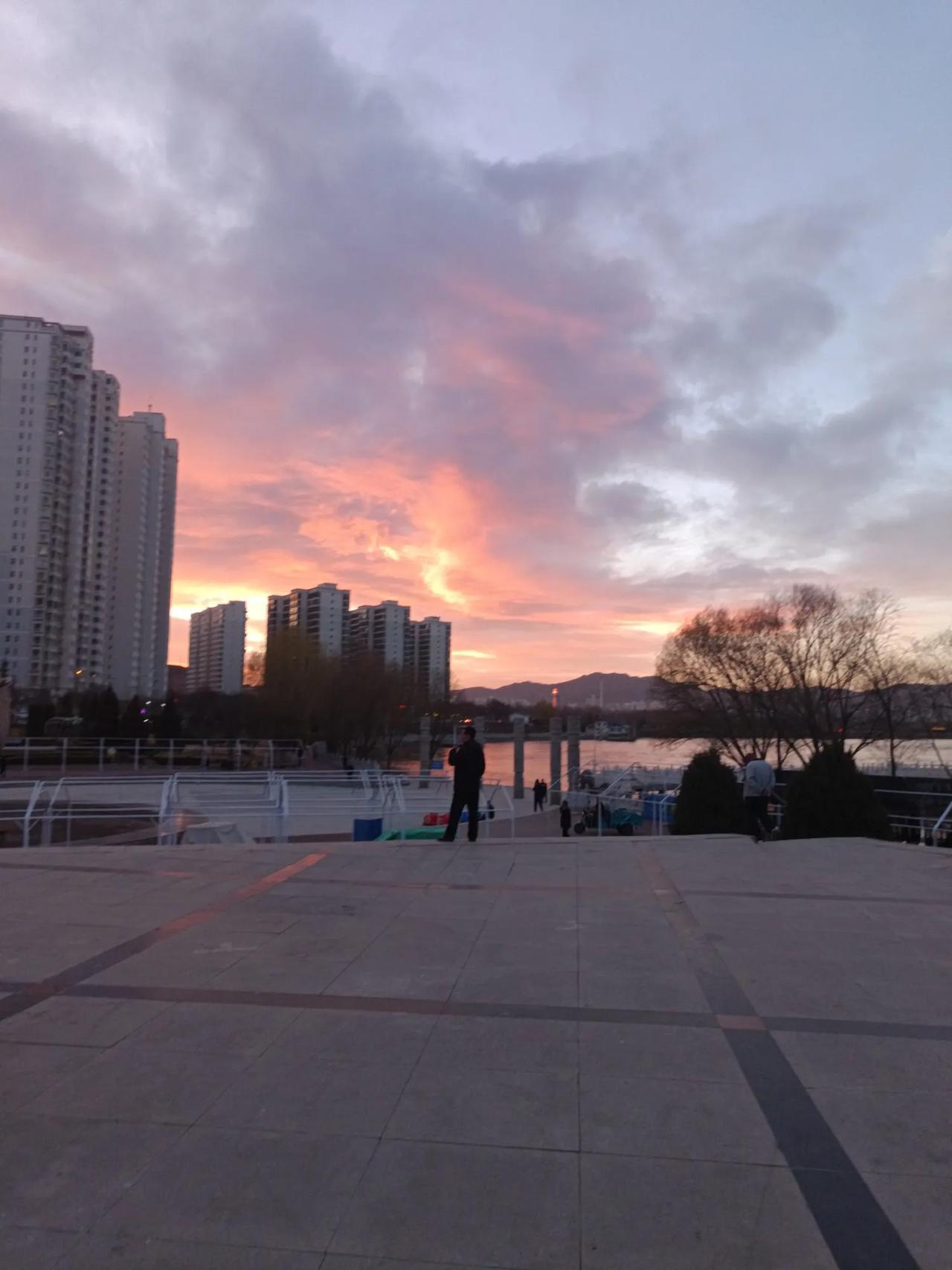 天边的火烧云