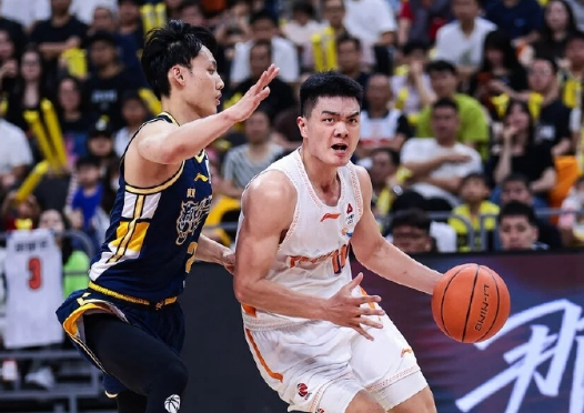 媒体人：福建队时隔15年再胜广东，上次取胜是在2011-12赛季