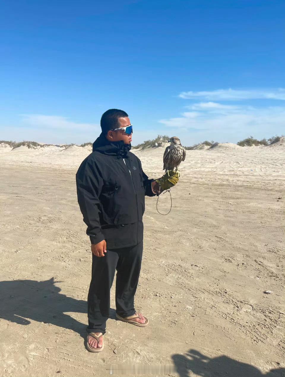 蓝战非被绑架网红最大的风险应该就是被绑架撕票吧？在中国国内相对比较安全，但网红太