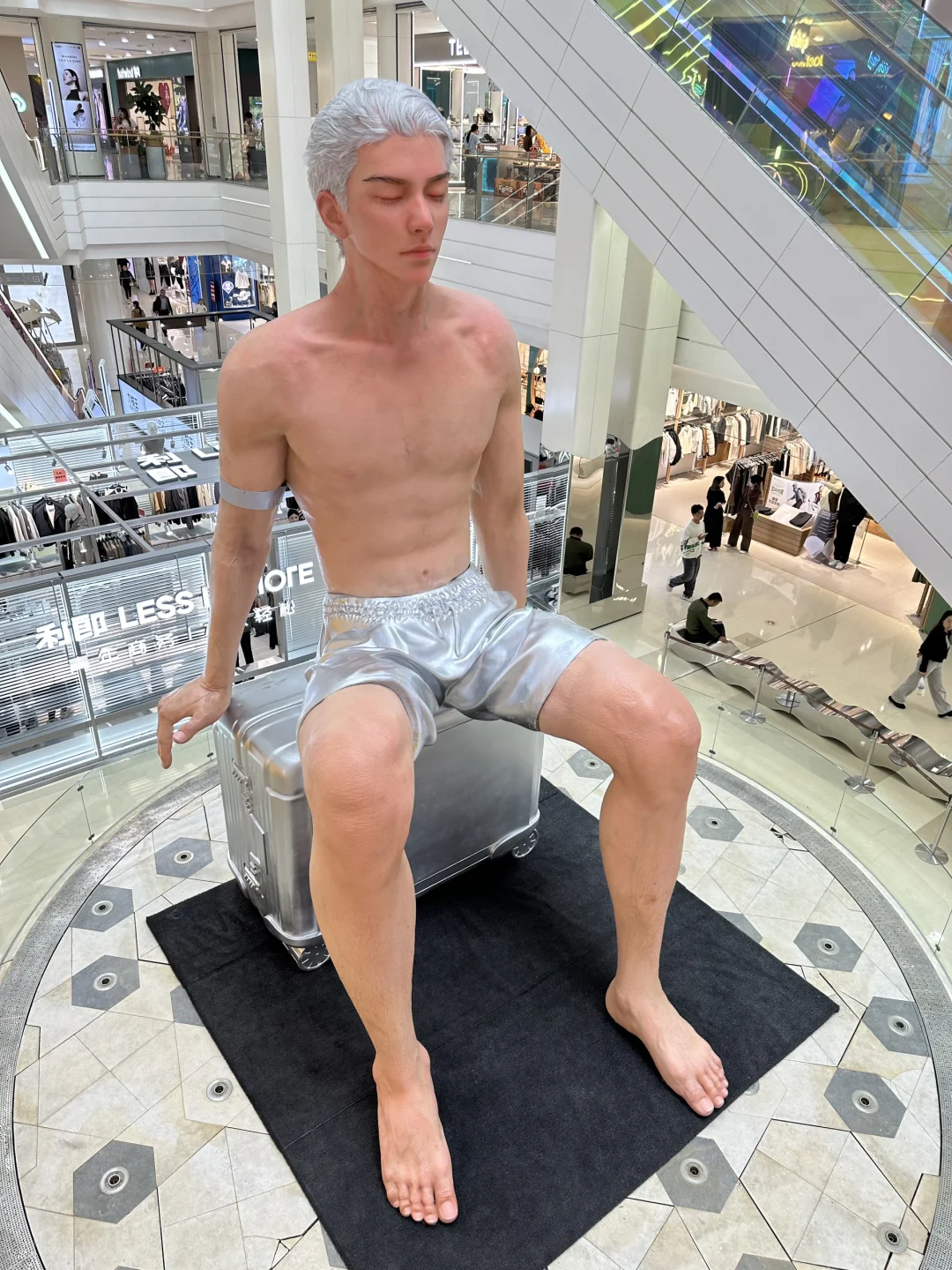 啊啊啊，公元时代城玩「大」了吧！看脚丫⁉️