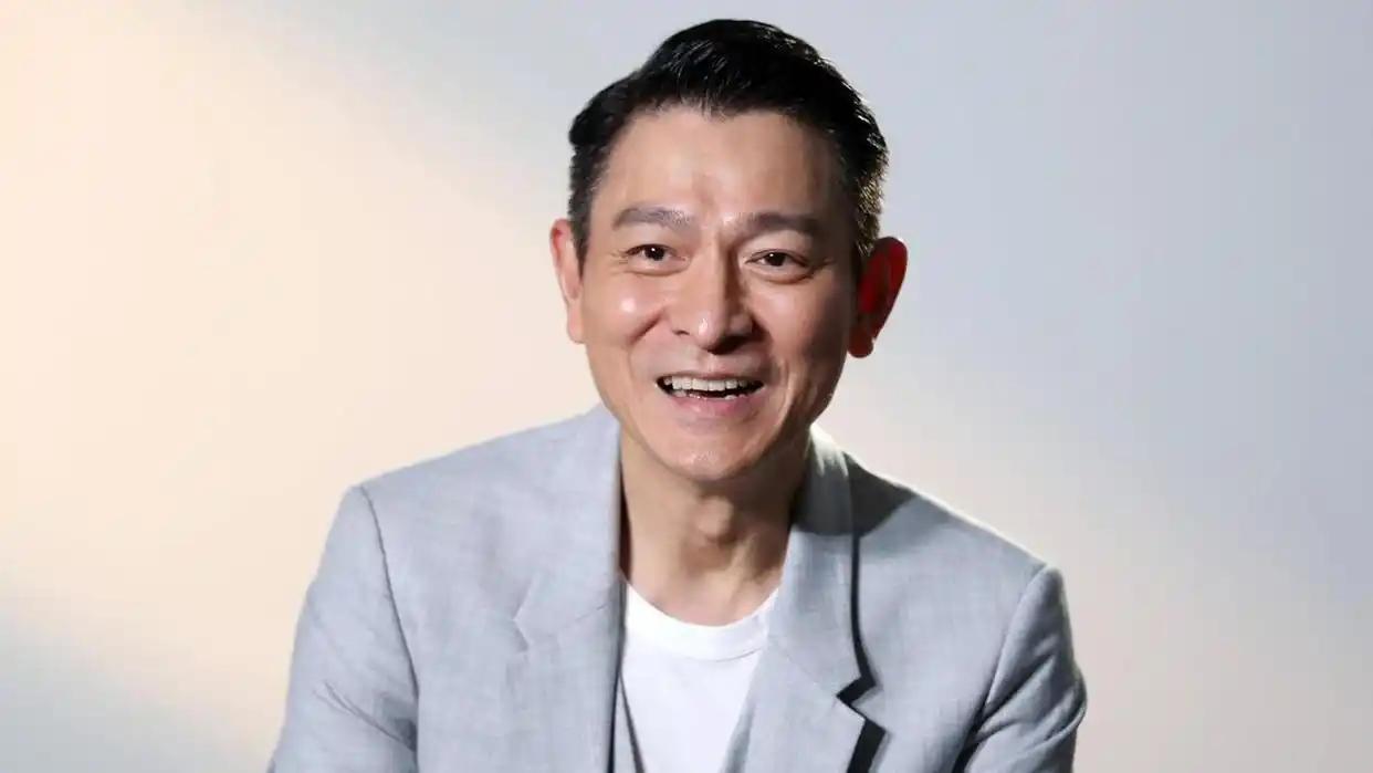 什么才是真慈善？我翻了翻刘德华、周星驰三个人做公益的真实经历，我心里一下子有了清
