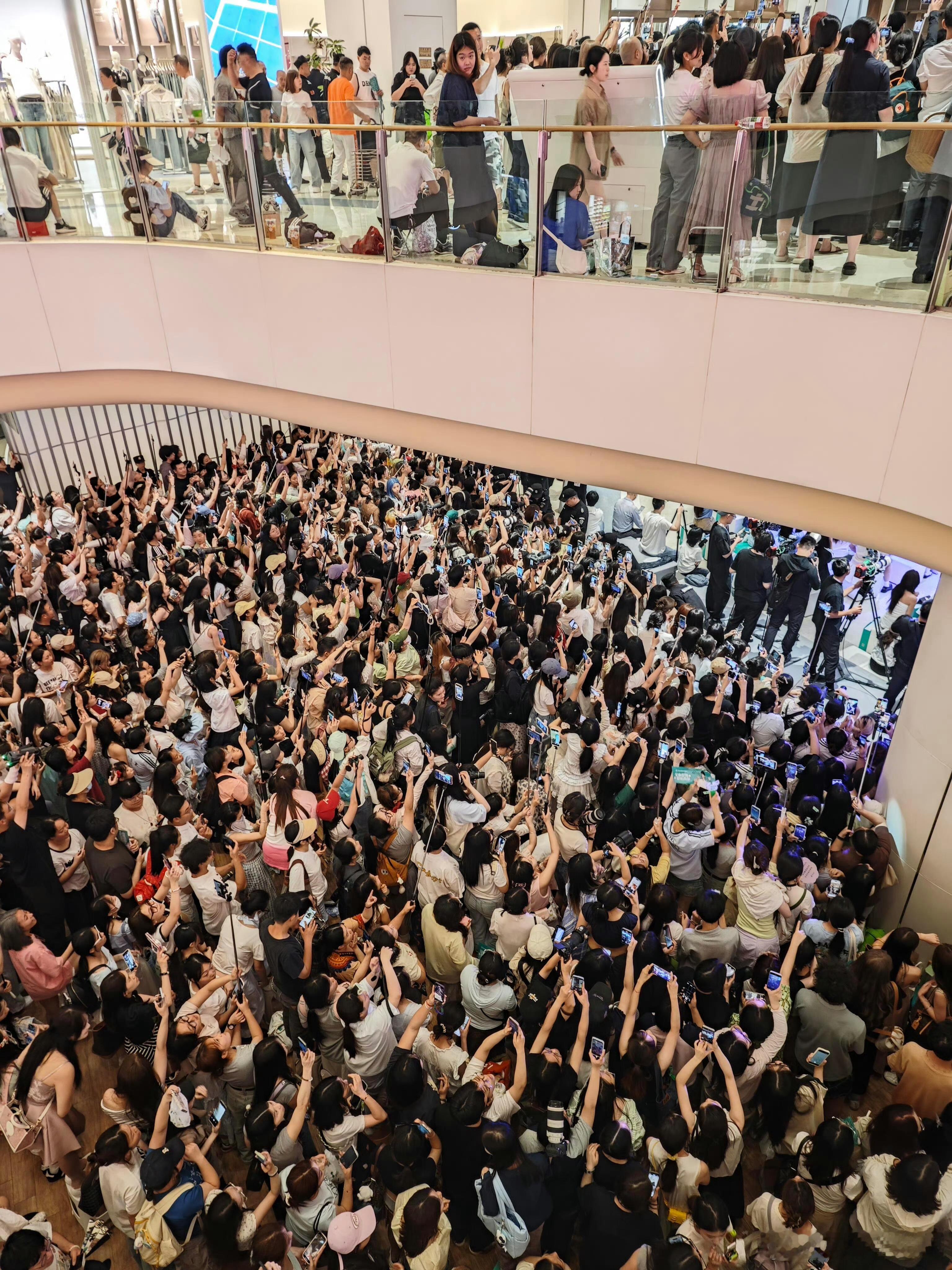 丁禹兮今年已官宣8个代言 步履不停，稳扎稳打！丁禹兮年度8大代言官宣就位，优质选