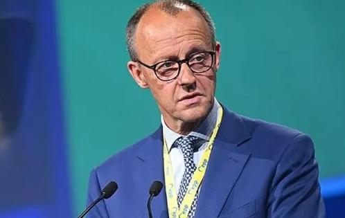 治不了俄罗斯，还治不了你？3.26亿欧元军售说停就停，默茨24小时内让内塔尼亚胡