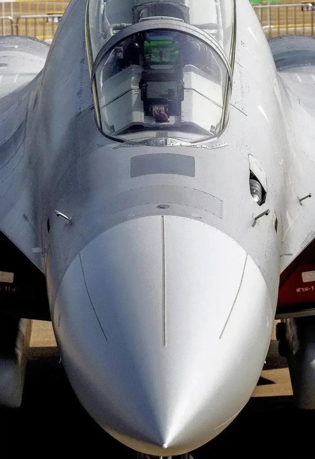 真是坏透了！外机故意添堵，过年都不放过

大过年的，南海那边，两架歼-16半夜紧