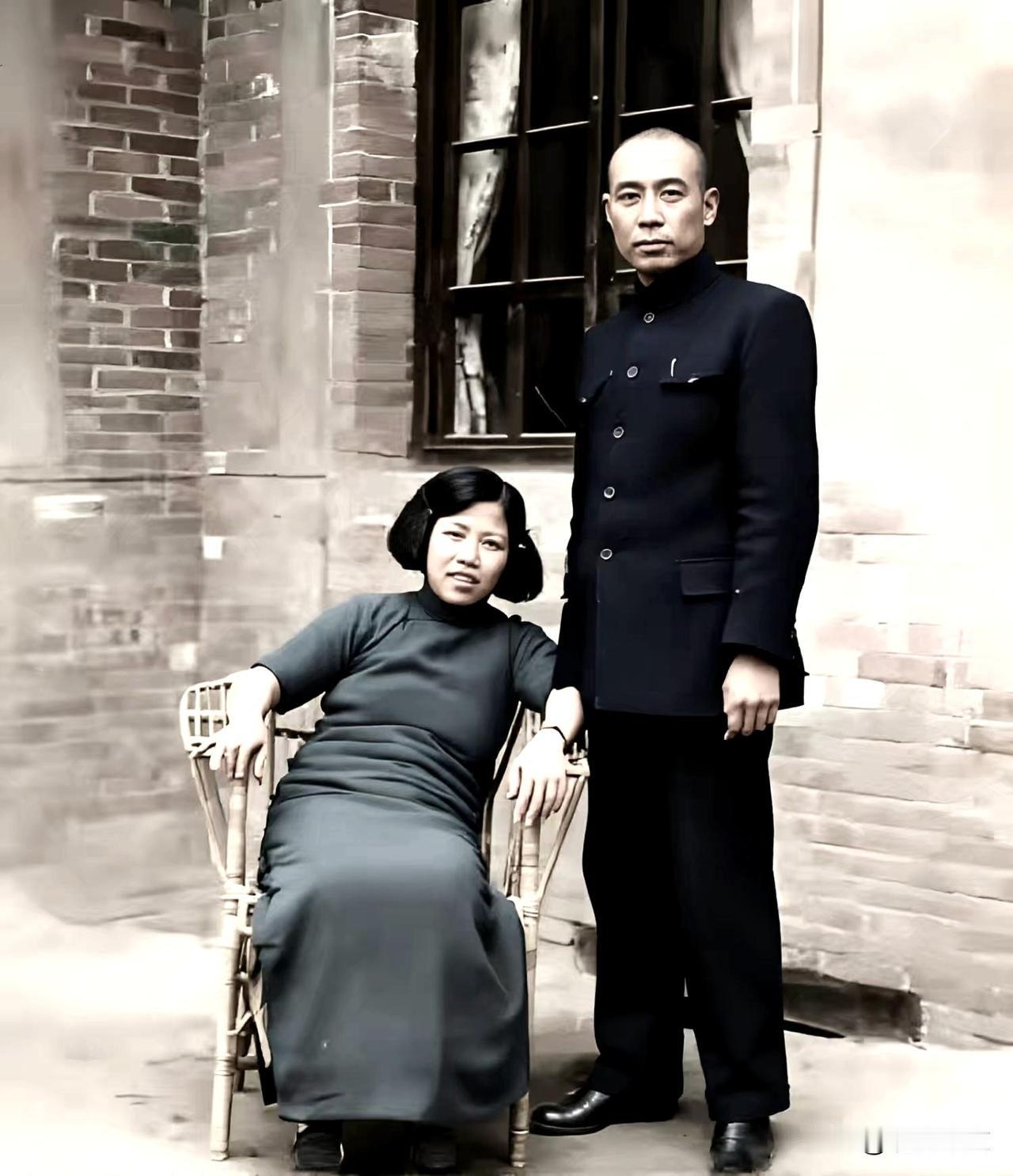 历史珍贵照片: 1938年周恩来总理和邓颖超！