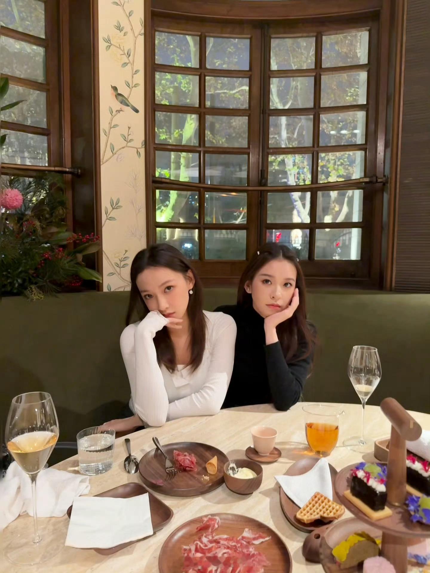 潇潇吃汤圆，团团又圆圆[送花花]私服程潇也很🉑，怎么有人天生就这么会穿！ 