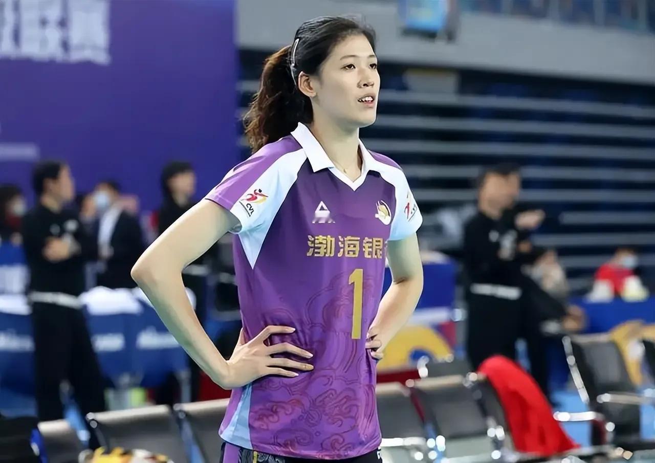 李盈莹赛后谈天津女排决赛首回合失利原因～
李盈莹：“这场比赛大家进入状态非常慢，