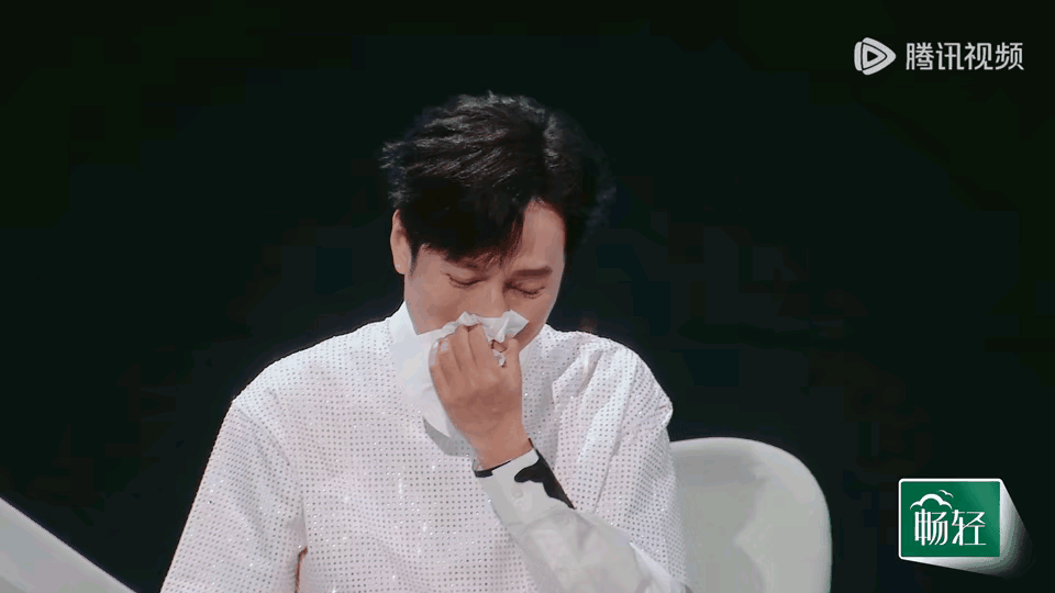 李维嘉节目现场崩溃大哭！
 
3月20日，李维嘉崩溃大哭到无法主持 词条火速冲上