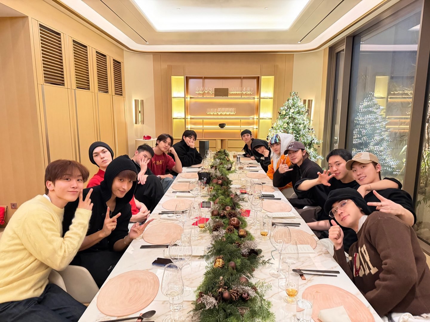 聚餐中的seventeen