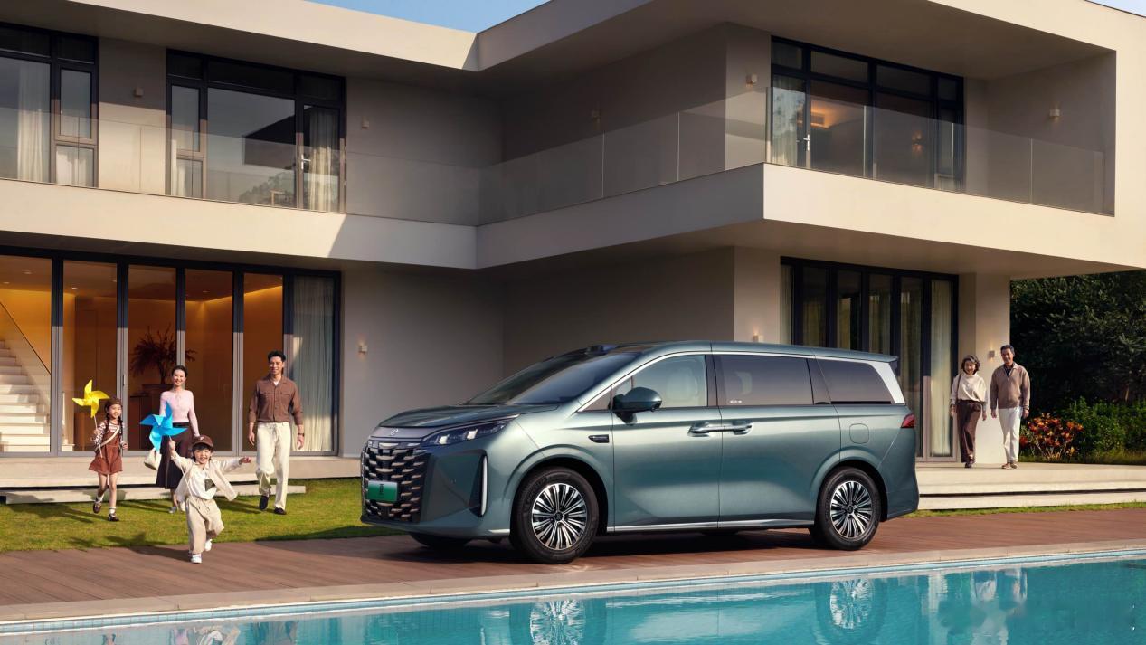 智能座驾终极满足：这款“家庭头等舱”让全家都爱上出行它重新定义了家庭用车，不仅是