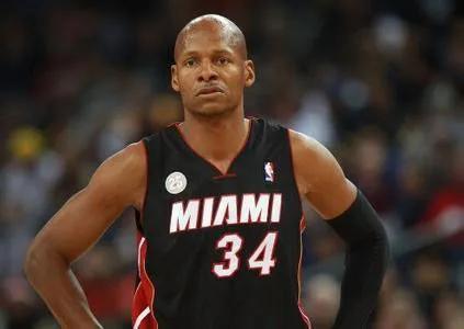 #NBA历史上哪次绝杀最震撼到你# NBA历史上最伟大的绝杀有很多，比如1998