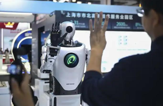 被这两天的新闻吓到了！全球超过3000名顶尖科学家和科技大佬突然联名发出紧急呼吁