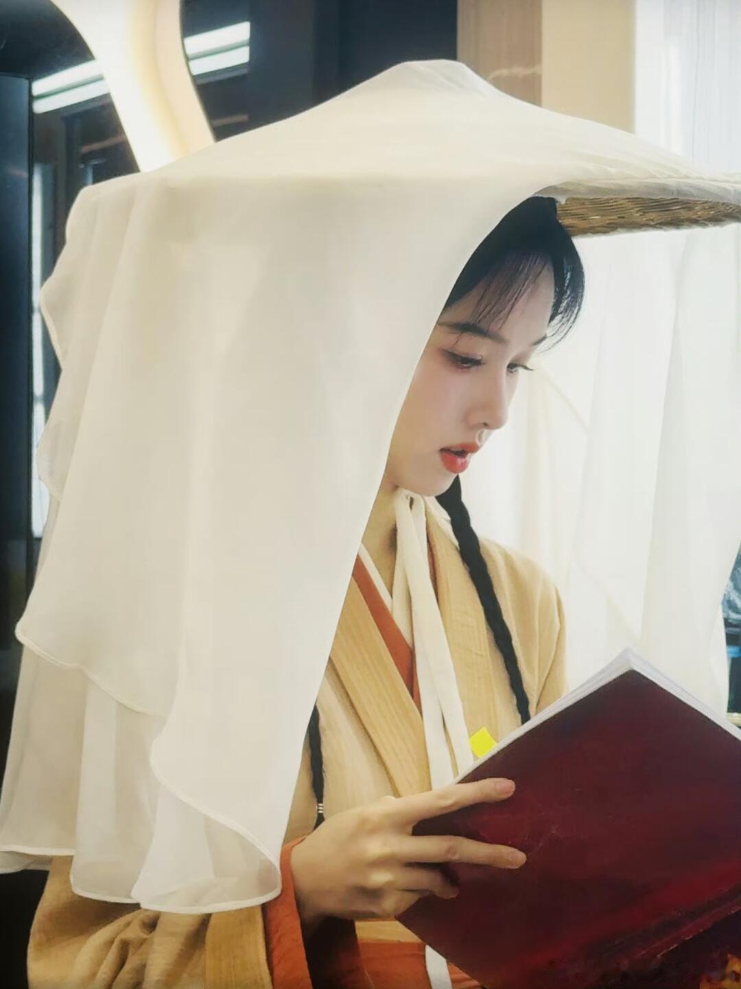 翘楚导演认领奶卧一体龙 杨龙导演这网速能去参加竞走了吧？“卧龙奶龙”接得比剧情转