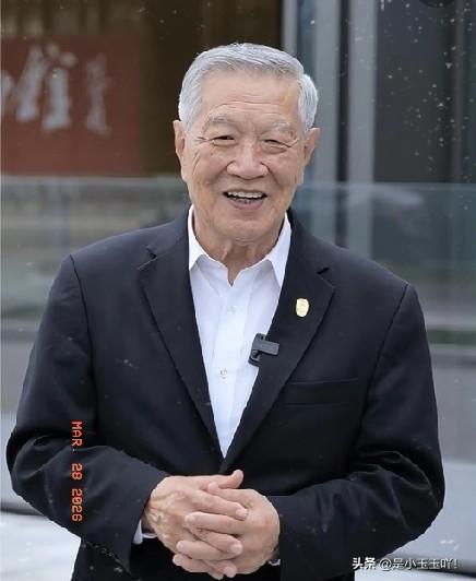 当代福尔摩斯李昌钰育有两个孩子，一个儿子和一个女儿，他们分别走向不同的道路：
