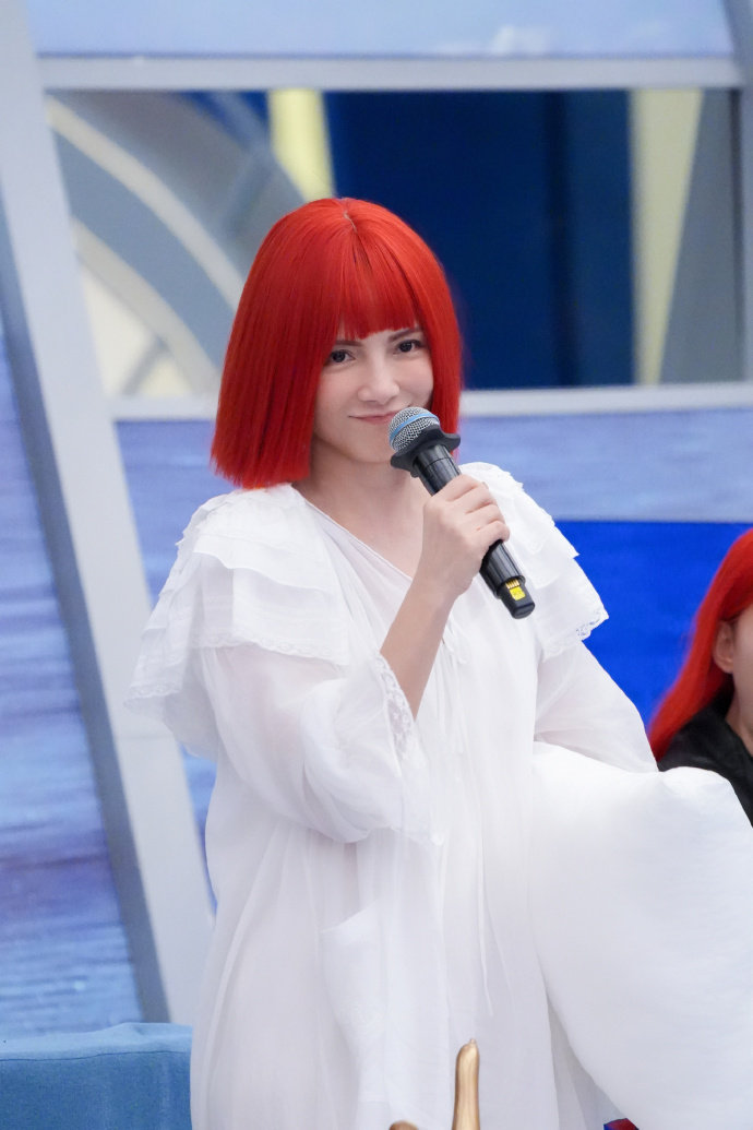 李心洁cos占星魔仙李心洁这是在cos占星魔仙吗李心洁这造型也太像占星魔仙了吧！