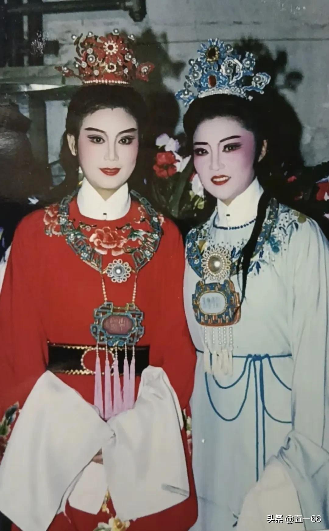 钱惠丽 沈于兰两位贾宝玉合影
不知她们有没有同台演出过《红楼梦》
印象中沈于兰经