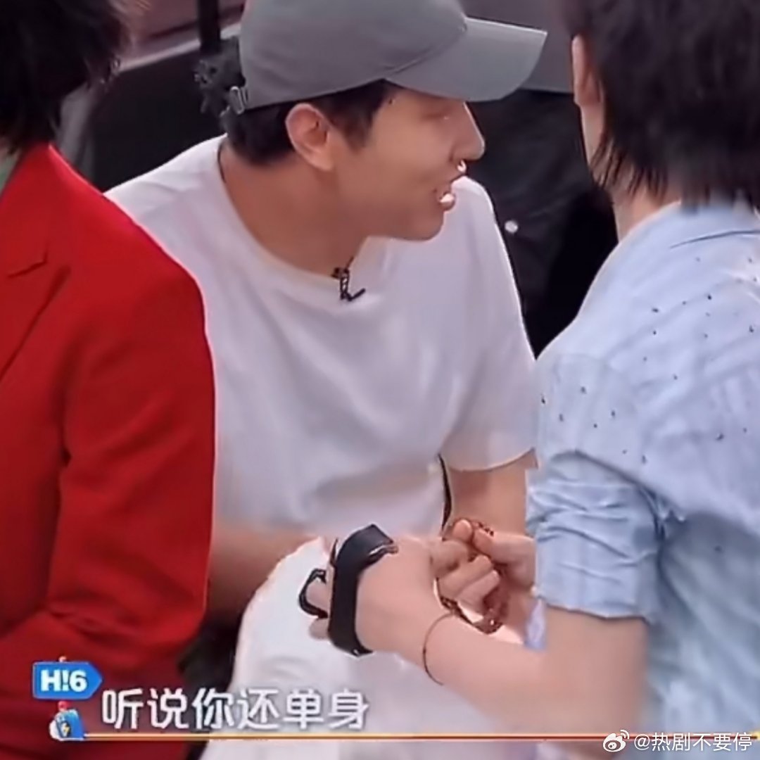 ‼️脱口秀界的流量门面竟自曝快结婚了丁程鑫听到徐志胜说都快结婚了的反应