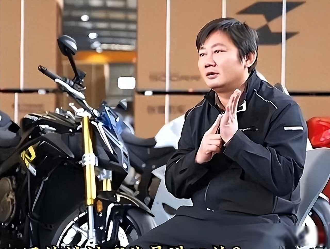 张雪在葡萄牙斩获双冠，台下庆祝还没结束，他反倒先泼了盆冷水，直言夺冠赛车的轴瓦和