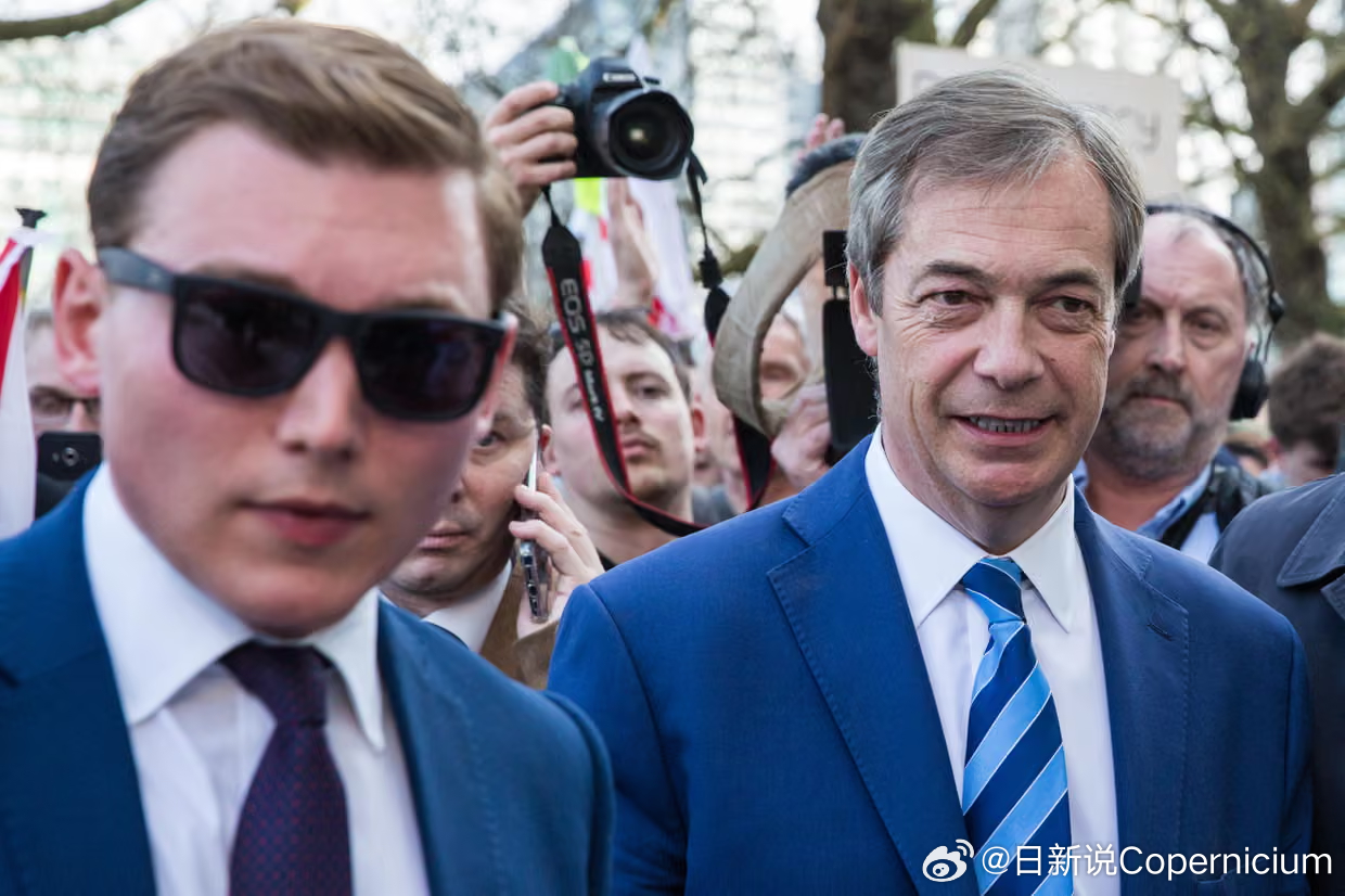 【500万赠与引爆英国改革党：秘密捐款、警方约谈，法拉奇核心圈遭审查】 法拉奇收