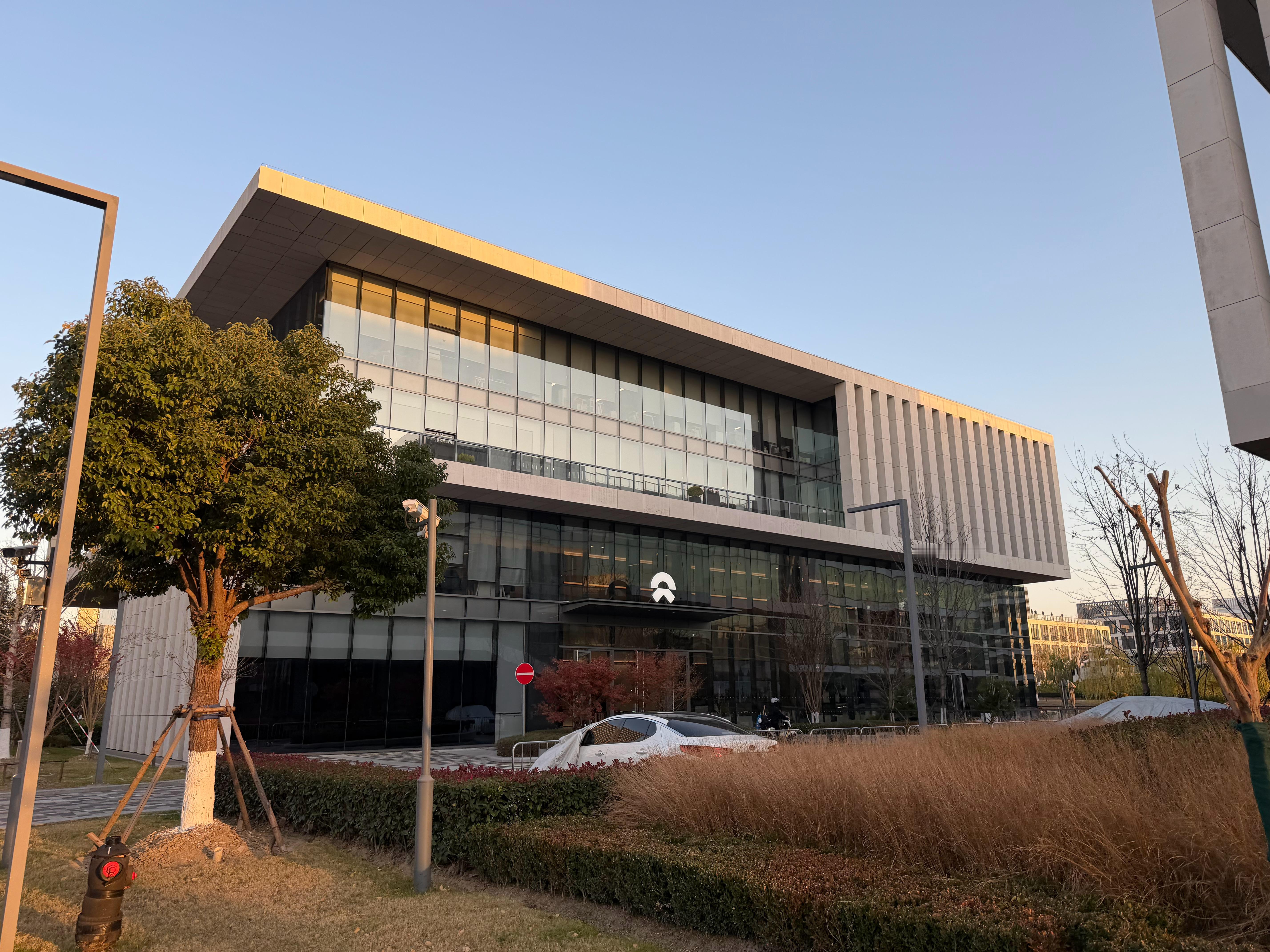 来蔚来汽车学习学习，今天不做任何问题，单纯就是过来学习你们别问，问我也不会回答。