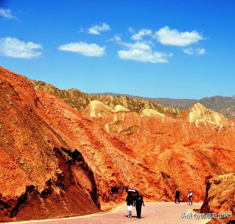 要说我去过风景最好的地方，那非九寨沟莫属。“九寨归来不看水”，这话一点不假。五花