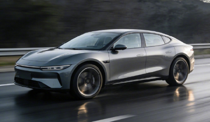 乘联分会秘书长崔东树今日分享了世界汽车销量走势，2025 年全球汽车销量 968