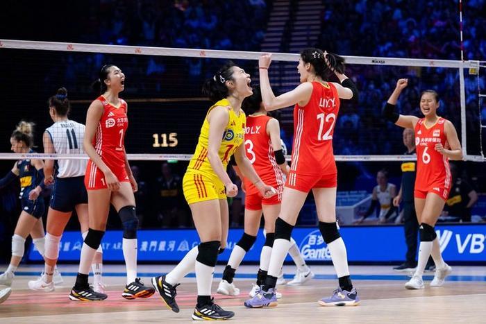 中国女排亚锦赛两连胜意味着什么中国女排从昔日的世界冠军，到如今一落千丈，在亚锦赛
