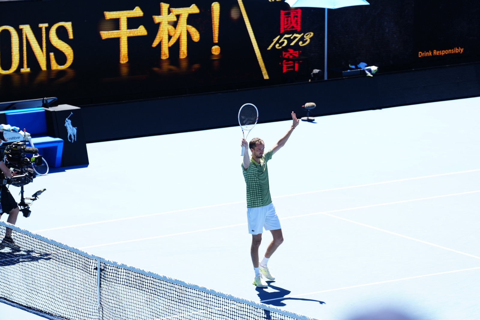 大方逆转！再续前缘！梅德韦杰夫澳网再战勒纳钱 梅德韦杰夫上演“输二赢三”，6-7