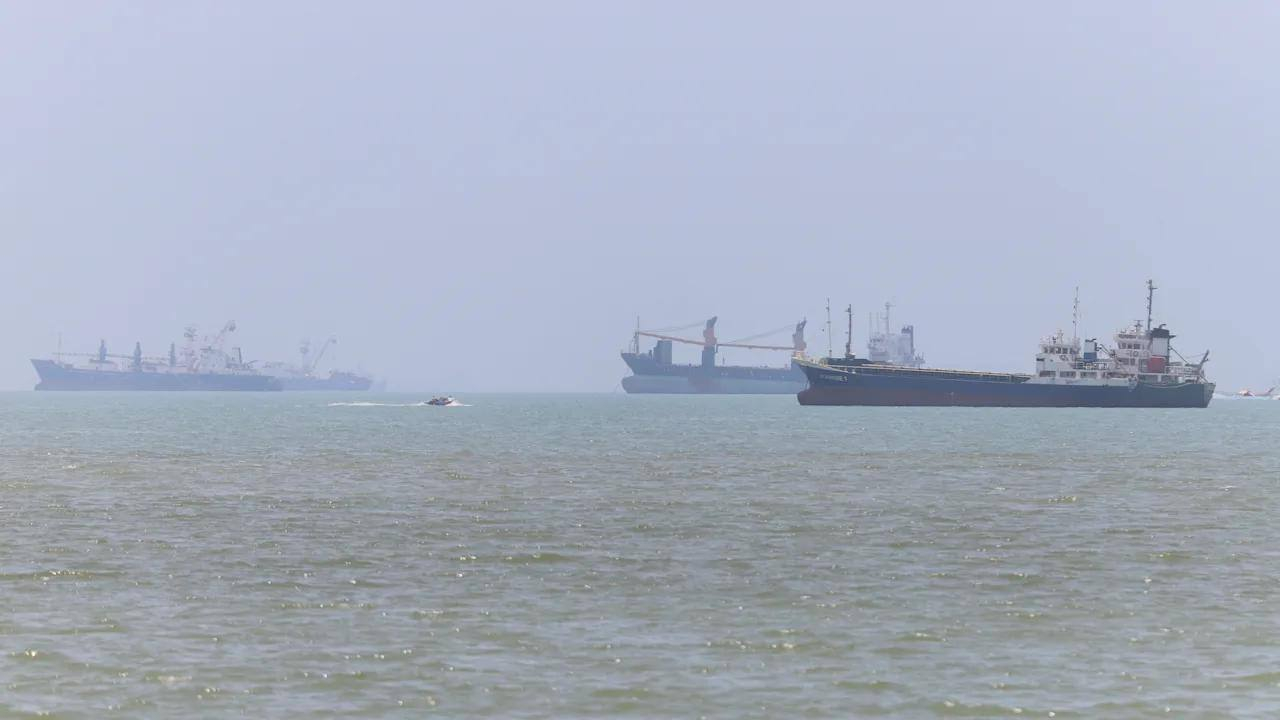 伊朗再次限制船只通过霍尔木兹海峡据《图片报》援引当地媒体报道，该海峡附近地区响起