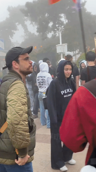 要不是看到旁边的中文牌子，我还以为到了国外了呢？
这么多的外国人来到山西，真是让