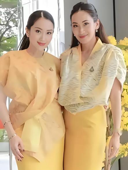 佩通坦的姐姐萍通坦应该是他信家族最后的希望了，建议先不要着急让萍通坦进入政坛。毕