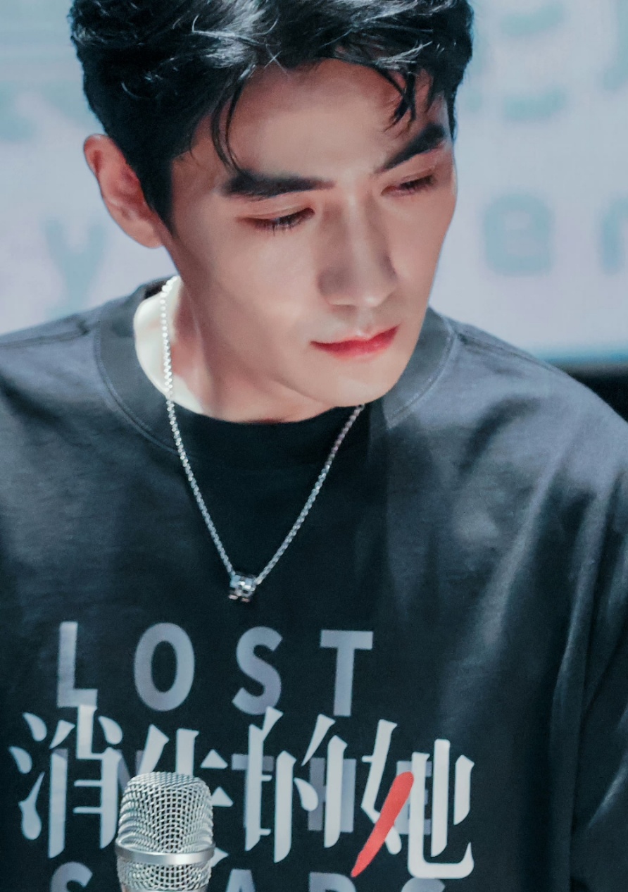 晚安[抱一抱]朱一龙 ​​​