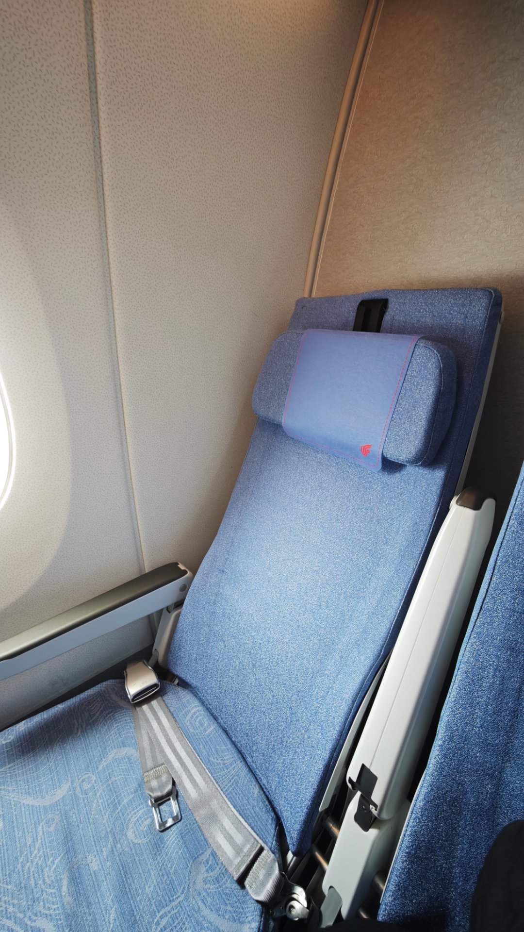 就我这个座位的含金量，我说白了，看见它的一瞬间连口水往哪边流都想好了