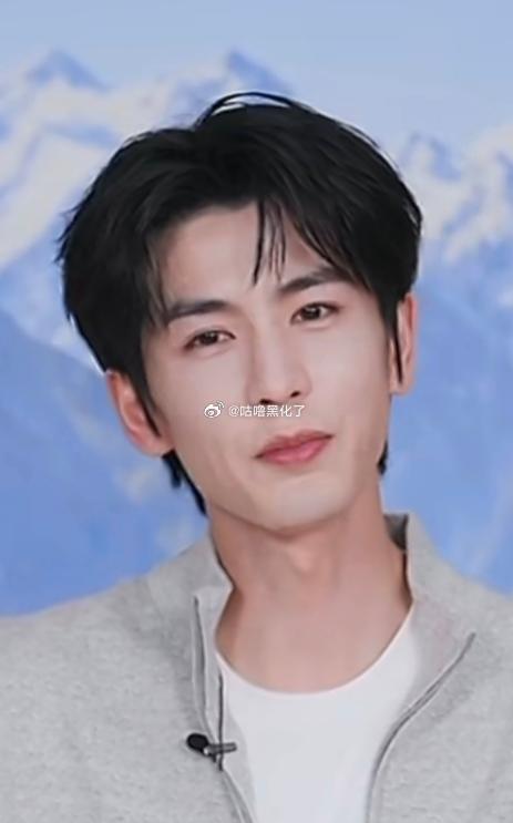 张凌赫直播， 看看状态 ​​​