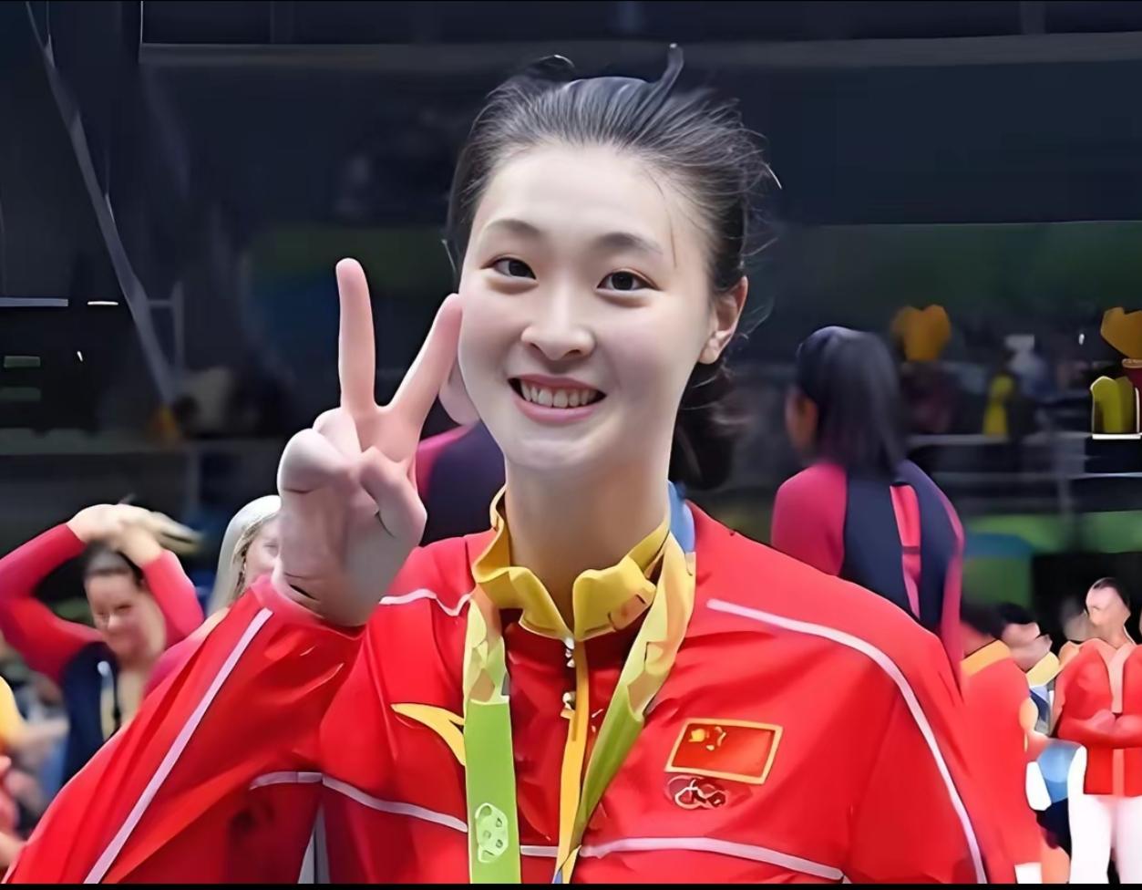 中国女排不但球打的好，运动员也特别漂亮，可以说美女如云！
         历届
