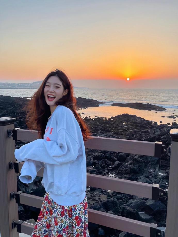 郑采妍拍照灵感｜韩里韩气氛围感拍照 