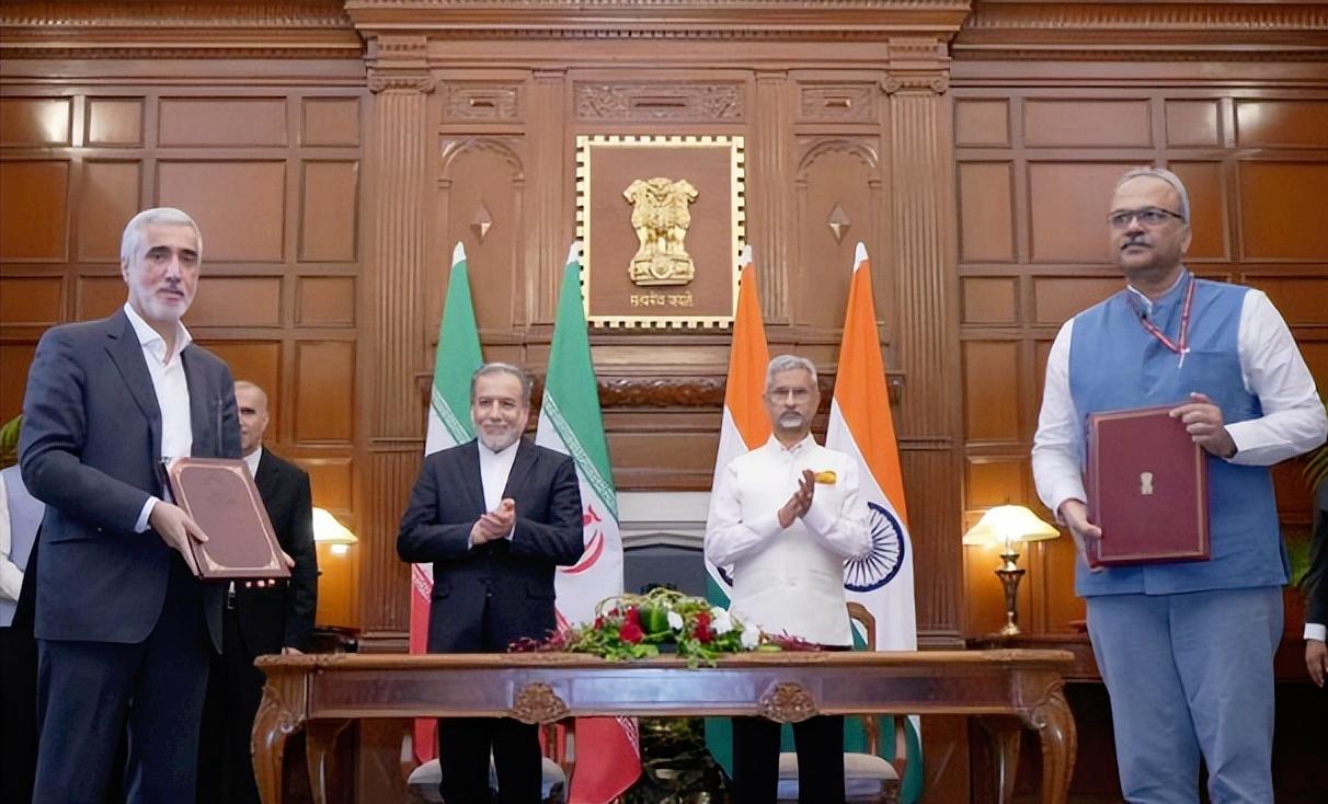 巴铁这是“落井下石”了？筹备整整三十年、号称能解巴伊两国能源燃眉之急的伊朗-巴基