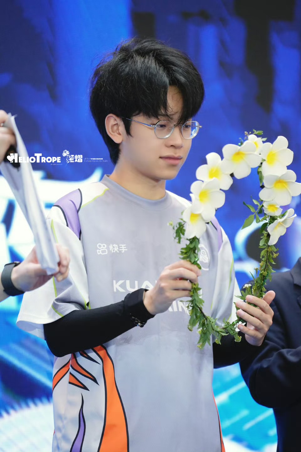 身陷私联丑闻，一笙后援会集体辞职：爱过一个正当年龄的人