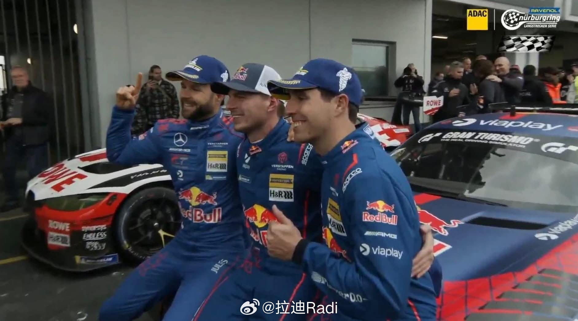 恭喜汽车人维斯塔潘获得纽北4小时全场冠军，托托狂喜，潘子终于开着奔驰拿冠军了 北