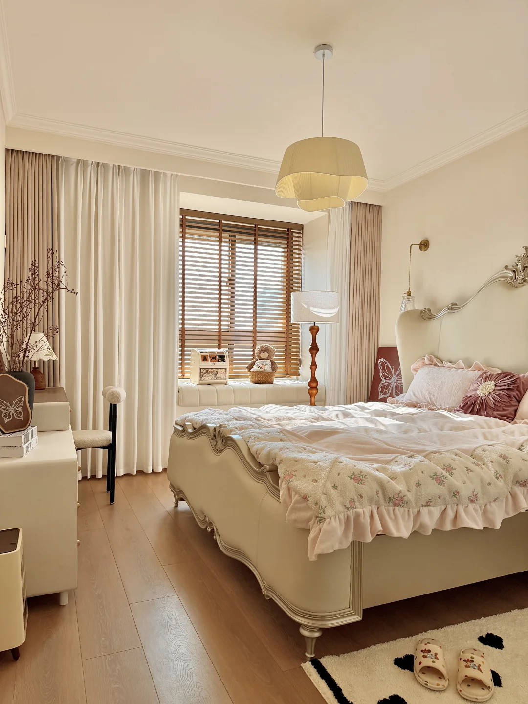 谁懂啊，我的法式公主👸卧室真的好治愈啊～