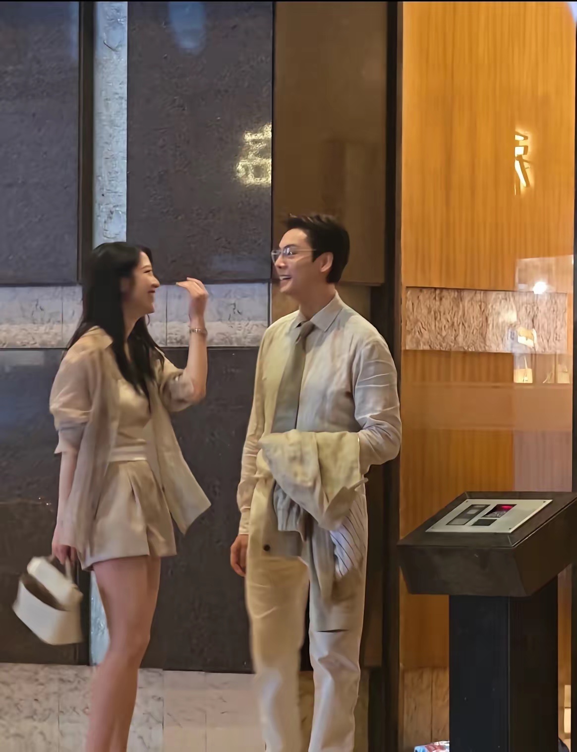 这张照片让我对陈伟霆的身高有了实感 