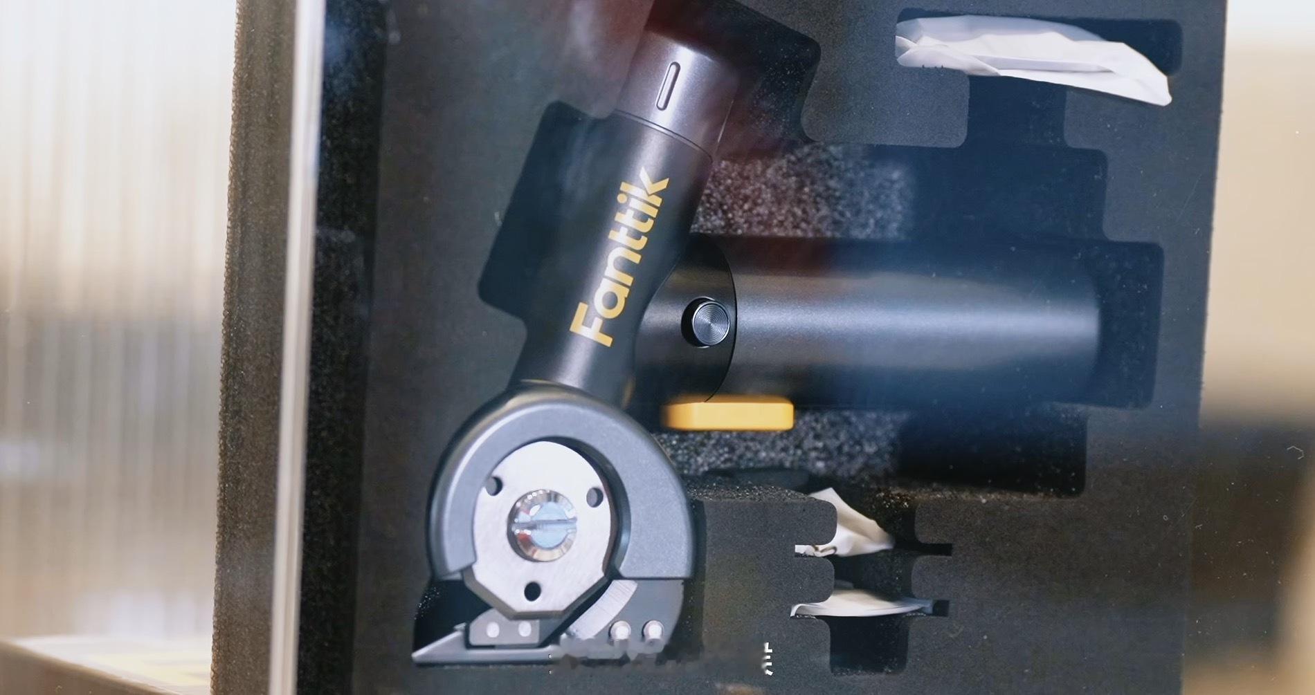 国产螺丝刀成了老外的梦中情刀喝热水的外国人正被中国螺丝刀硬控硬核国货，惊艳海外。